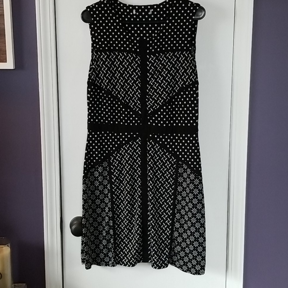 Black and white dress S/M
